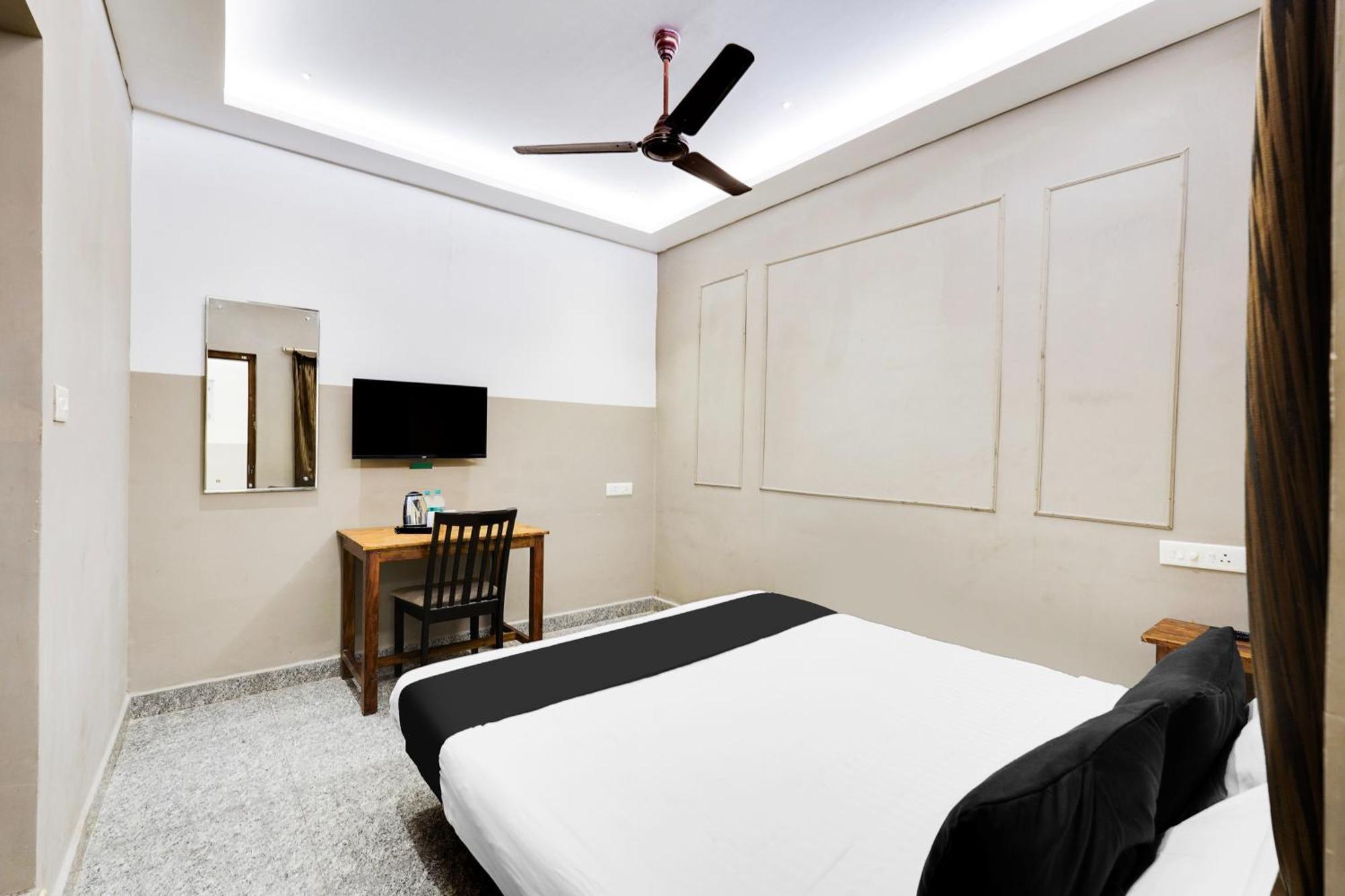 Super Hotel O White Town Formerly Seascape Residency بونديتْشيري المظهر الخارجي الصورة